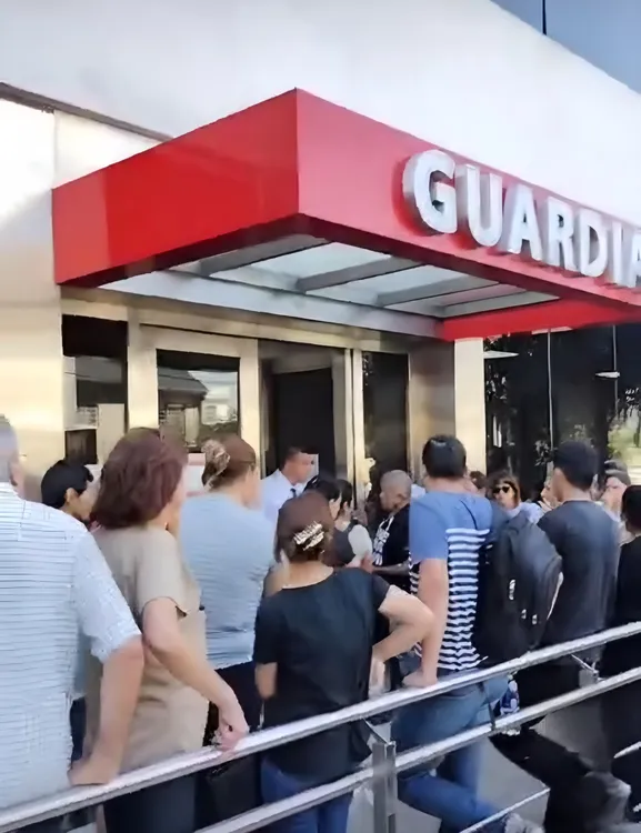 F5A6214D-DA5B-40CB-8FC2-C16D45FFAA3E