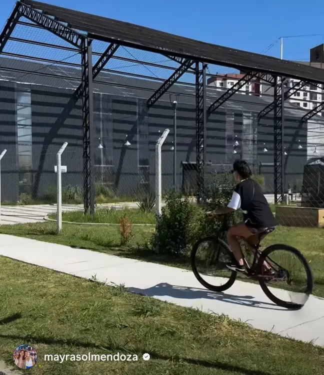 4EA6E4A8-73FD-4A41-BDD0-4C7C94BBE420